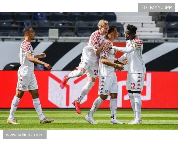 哪支德甲球队曾六次夺冠?德国足球荣誉榜回顾 哪支德甲球队曾六次夺冠?德国足球荣誉榜回顾