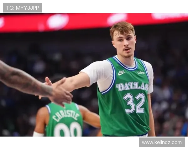 弗拉格执教独行侠达成200胜赛后赠球基德庆祝辉煌时刻