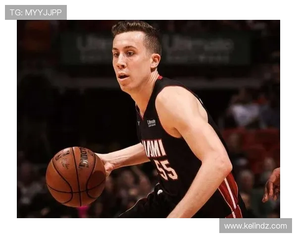 文班亚马半场表现稳健10投5中收获13分4篮板1盖帽展现潜力